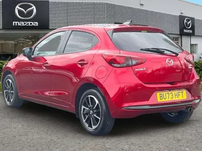 Używany Mazda 2 Homura-Aka 116 KM (85 kW) 2023 Czerwony Hatchback
