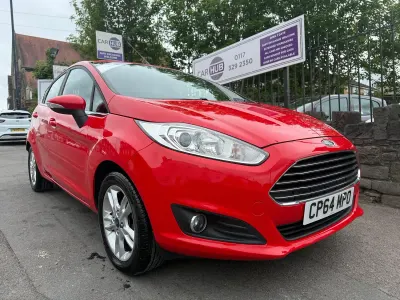 Used Ford Fiesta Zetec 82 HP (60 kW) 2015 Red Hatchback