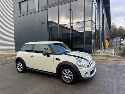 Used Mini ONE Hatch 97 HP (71 kW) 2014 White Hatchback