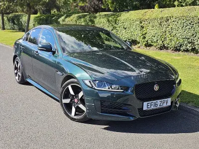 Used Jaguar XE R-Sport 180 HP (132 kW) 2016 Green Sedan