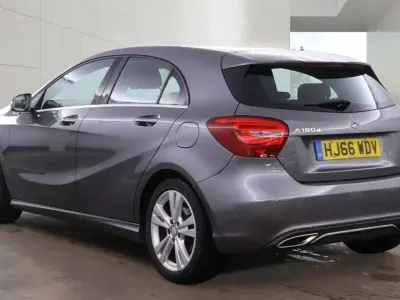 Begagnad Mercedes A180 2016 Grå Halvkombi