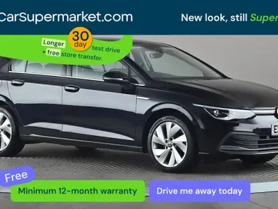 Second-hand VW Golf VIII Style 131 CP (96 kW) 2022 Negru Hatchback