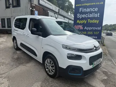 Used Citroën e-Berlingo Feel 100 kW (136 HP) 2023 White MPV