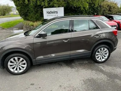 Used VW T-Roc SE 150 HP (110 kW) 2019 Brown SUV