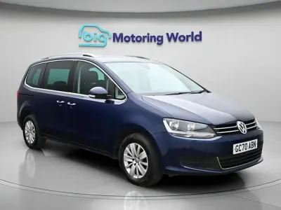 Usado VW Sharan SE 150 HP (110 kW) 2021 Azul Monovolume
