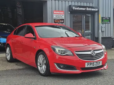Used Vauxhall Insignia SRi 140 HP (102 kW) 2015 Red Hatchback