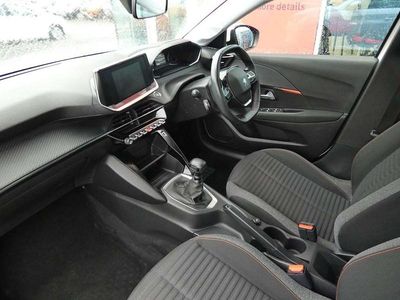 Used Peugeot 208 Active Premium 101 HP (74 kW) 2021 White Hatchback