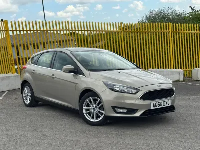 Used Ford Focus Zetec 125 HP (91 kW) 2015 Silver Hatchback