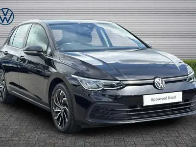Used VW Golf VIII Life 150 HP (110 kW) 2023 Black Hatchback