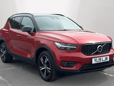 Used Volvo XC40 R-Design 190 HP (139 kW) 2019 Red SUV
