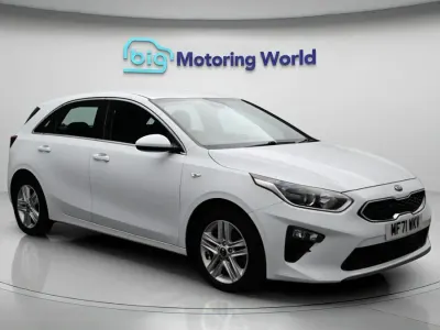 Gebraucht Kia Ceed 120 PS (88 kW) 2021 Weiß Kleinwagen