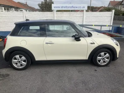 Used Mini Cooper Hatch 2018 White Hatchback