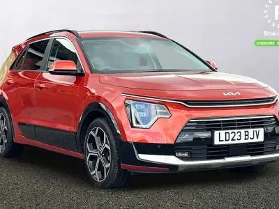 Used Kia Niro 141 HP (103 kW) 2023 Orange SUV