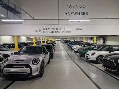 Begagnad Mini John Cooper Works Hatch 228 HK (167 kW) 2023 Svart Halvkombi