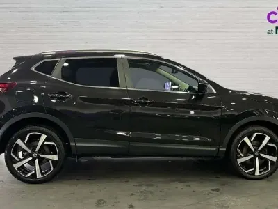 Używany Nissan Qashqai Tekna 140 KM (102 kW) 2019 Czarny SUV
