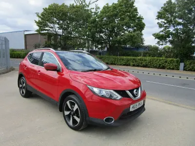 Used Nissan Qashqai N-TEC 110 HP (80 kW) 2015 Red SUV
