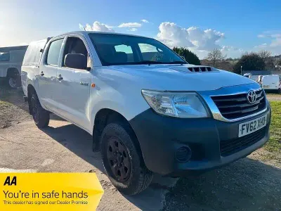 Used Toyota HiLux 144 HP (105 kW) 2012 White Pickup
