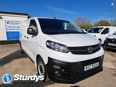 Used Vauxhall Vivaro 100 HP (73 kW) 2022 White MPV