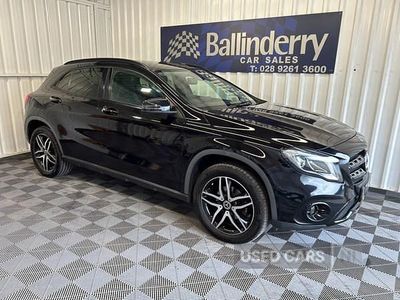 Käytetty Mercedes GLA180 Urban 122 HP (89 kW) 2019 Musta Katumaasturi