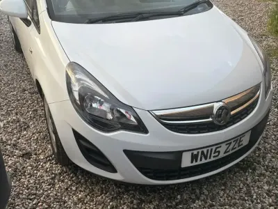 Used Vauxhall Corsa 95 HP (69 kW) 2015 White Hatchback