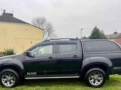 Black Used 2016 Isuzu D-Max Pickup | £9,900 (Fair price)