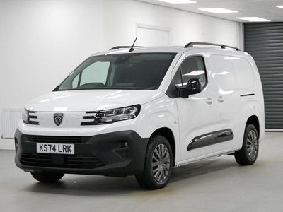 Used Peugeot Partner 100 HP (73 kW) 2024 White MPV