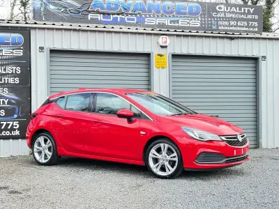 Gebraucht Vauxhall Astra SRi 150 PS (110 kW) 2017 Rot Kleinwagen