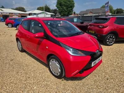 Used Toyota Aygo X-play 68 HP (50 kW) 2017 Red Hatchback