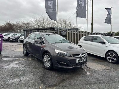 Grey Used 2014 Vauxhall Astra Excite Hatchback | £3,695 (Fair price)