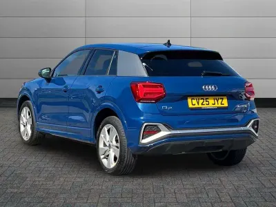 Used Audi Q2 S-Line 114 HP (83 kW) 2025 Blue SUV