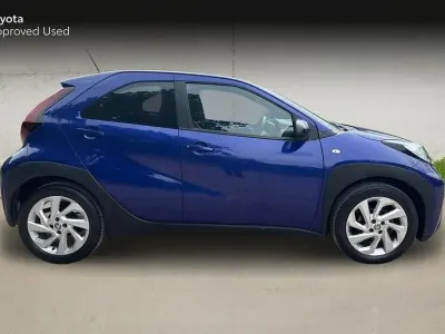 Used Toyota Aygo X PURE 2024 Blue SUV