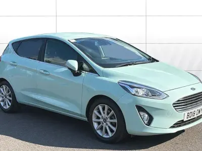 Used Ford Fiesta Titanium 125 HP (91 kW) 2018 Green Hatchback