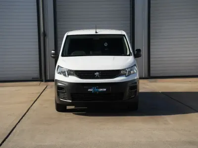 Used Peugeot Partner Premium 131 HP (96 kW) 2023 White MPV
