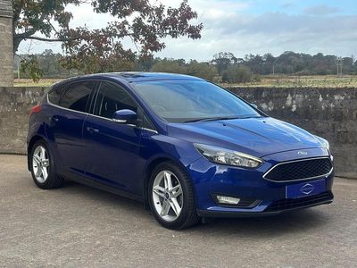 Used Ford Focus Zetec 125 HP (91 kW) 2015 Blue Hatchback