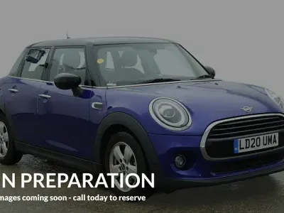 Begagnad Mini Cooper Classic 136 HK (100 kW) 2020 Blå Halvkombi