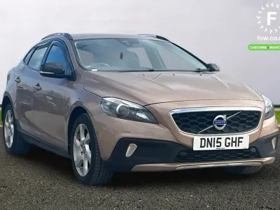 Begagnad Volvo V40 2015 Brun Halvkombi