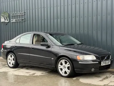 Usado Volvo S60 SE 180 HP (132 kW) 2006 Preto Sedan