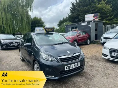 Usado Peugeot 108 Active 2017 Gris Utilitario
