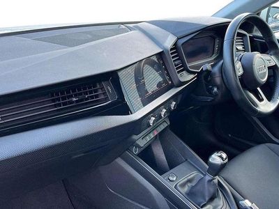 Used Audi A1 Design 94 HP (69 kW) 2023 White SUV