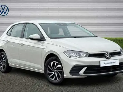 Usado VW Polo Life 80 HP (58 kW) 2023 Cinzento Citadino