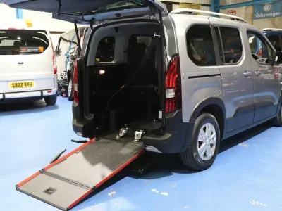 Used Peugeot Rifter Allure Premium 131 HP (96 kW) 2022 Grey MPV