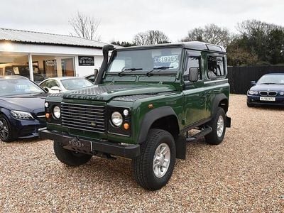 Used Land Rover Defender 120 HP (88 kW) 2009 Green/white Estate