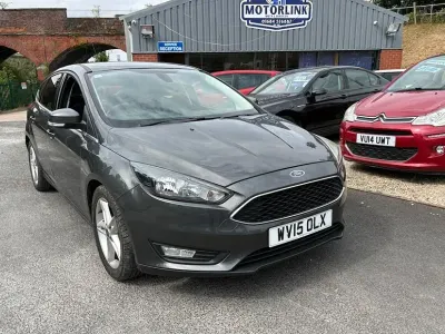Used Ford Focus Zetec 125 HP (91 kW) 2015 Grey Hatchback
