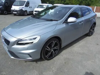 Used Volvo V40 R-Design Pro 150 HP (110 kW) 2017 Silver Hatchback