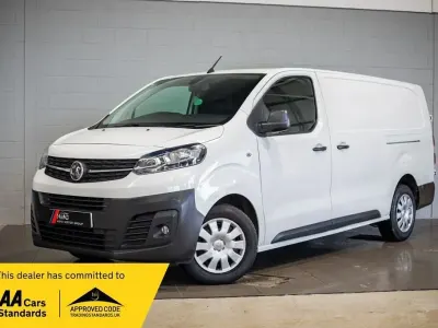 Second-hand Vauxhall Vivaro 100 CP (73 kW) 2019 Alb Monovolum