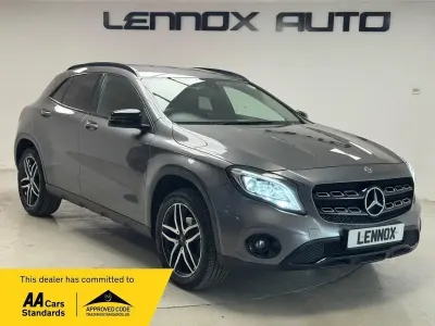 Usado Mercedes GLA180 Urban 122 HP (89 kW) 2018 Cinzento SUV