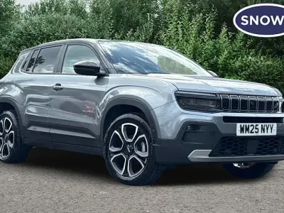 Begagnad Jeep Avenger Summit 101 HK (74 kW) 2025 Grå SUV
