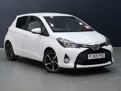 Used Toyota Yaris Sport 99 HP (72 kW) 2015 White Hatchback