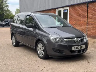 Second-hand Vauxhall Zafira Design Edition 125 CP (91 kW) 2012 Gri Monovolum