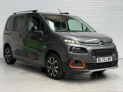 Gebraucht Citroën Berlingo XTR 131 PS (96 kW) 2022 Grau Van / Kleinbus